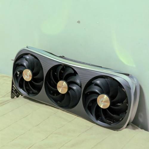 In stock in the US/EU/AU! Certified pre-owned graphics card – tested for Fortnite/Cyberpunk! Ideal for gamers/students | Risk-free, great value | Buy now |